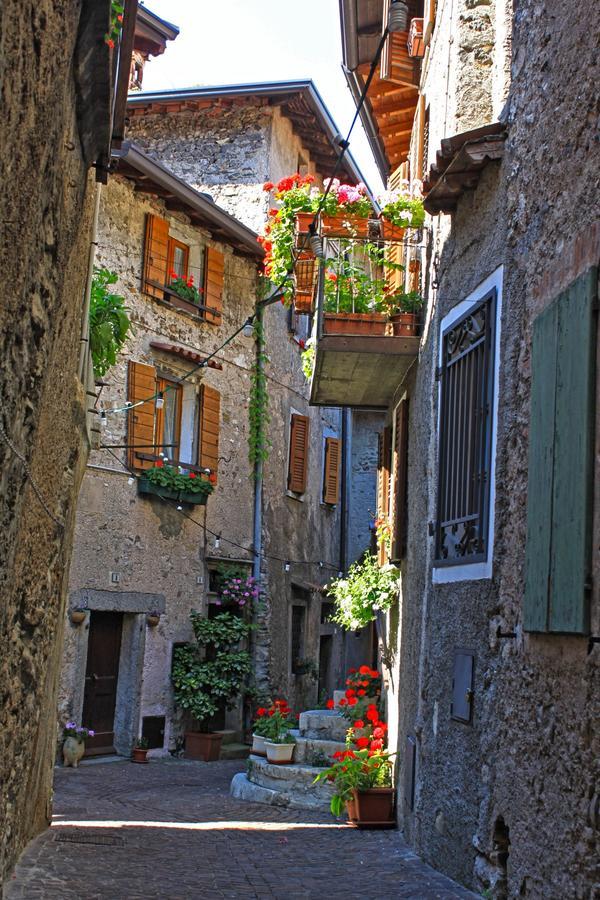 La Rotonda Apartments By Gardadomusmea Tremosine Bagian luar foto