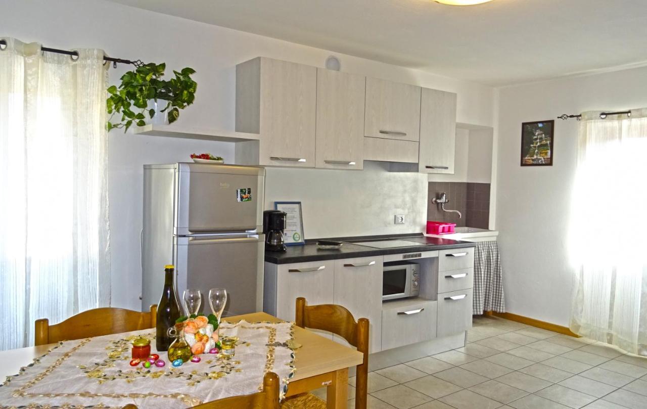 La Rotonda Apartments By Gardadomusmea Tremosine Bagian luar foto